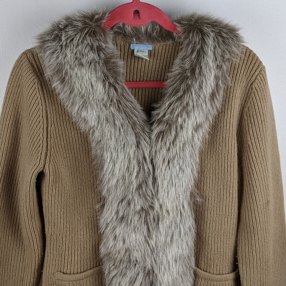 Urchin Vintage Ribbed Lambswool Faux Fur Cardigan - Picture 3 of 8